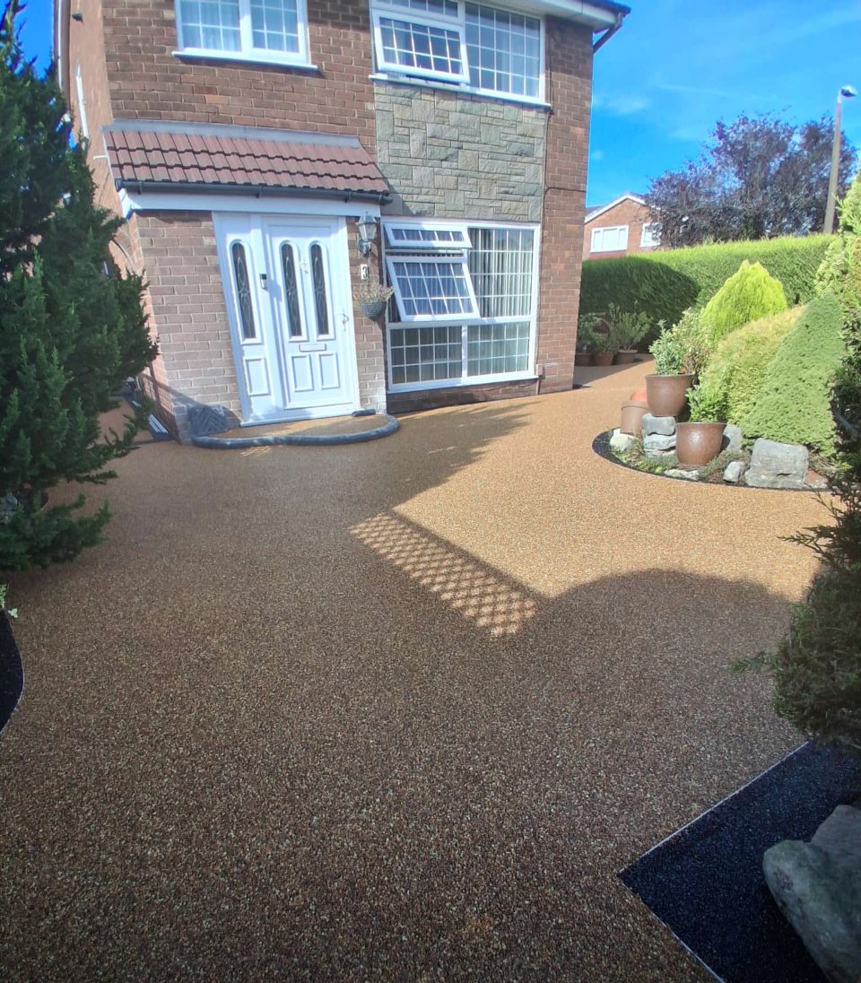Close view of a driveway surface finished by Atlas